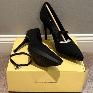 NWT Cosy Island Mesh Pumps